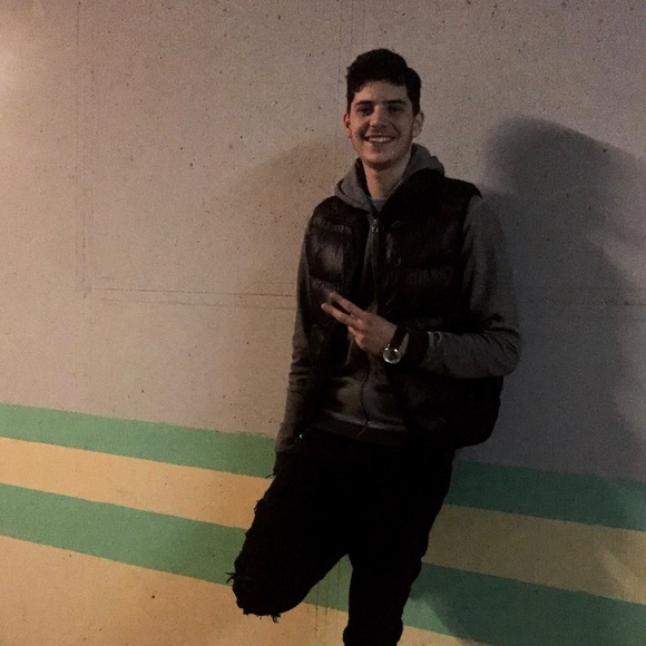 Meet your Posher, Skerdi - Picture 1 of 1